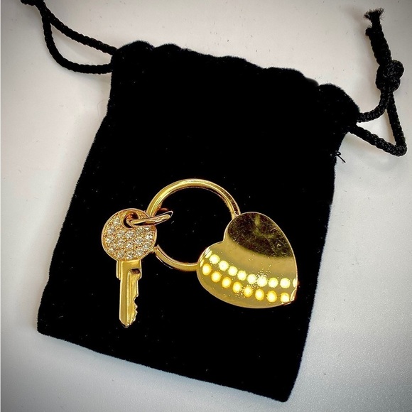 Vintage Joan Rivers Classic Collection Gold Heart and Rhinestone Key Lock Chain - Picture 4 of 5